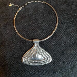 Elegant Silver Geometric Necklace